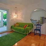 Apartment Terrace *